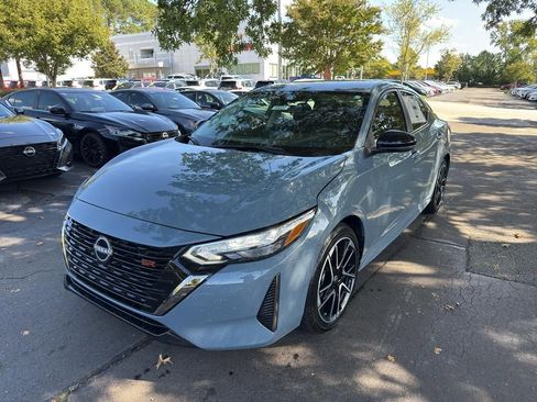 New 2025 Nissan Sentra SR image 3