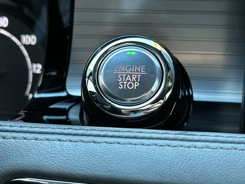 Used 2020 Lincoln Corsair Reserve image 22