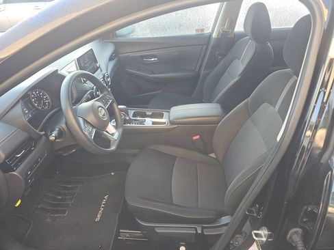 Used 2025 Nissan Sentra SV FWD image 11