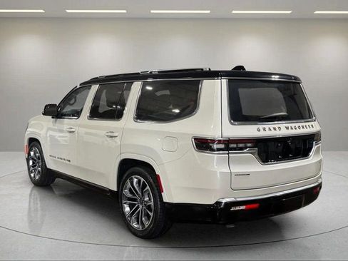 Used 2022 Jeep Grand Wagoneer Series III w/ HD Trailer Tow Package image 19