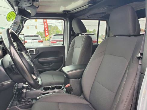 Used 2022 Jeep Gladiator Sport AWD/4WD image 6