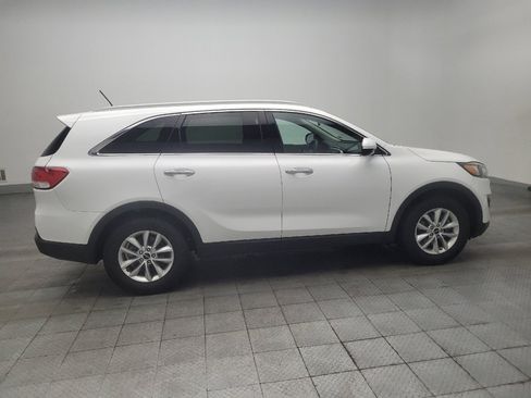 Used 2018 Kia Sorento FWD V6 image 10