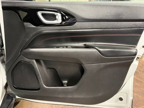 Used 2023 Jeep Compass Trailhawk image 24