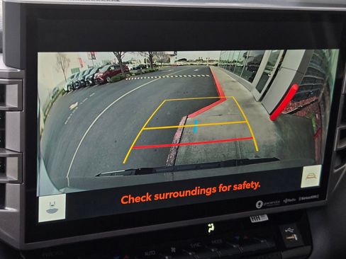 Used 2023 Toyota Tundra Limited image 15