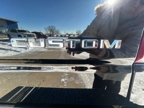 Used 2022 Chevrolet Silverado 1500 Custom image 24