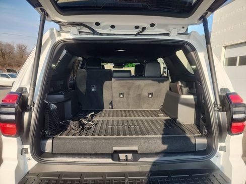 Used 2025 Toyota 4Runner TRD Off-Road Premium image 37