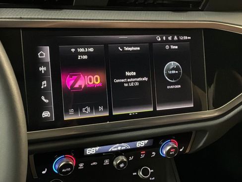 Used 2025 Audi Q3 2.0T Premium w/ Convenience Package image 3