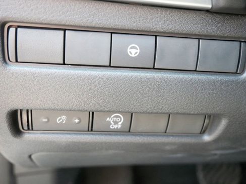 Used 2023 Nissan Rogue SV image 21