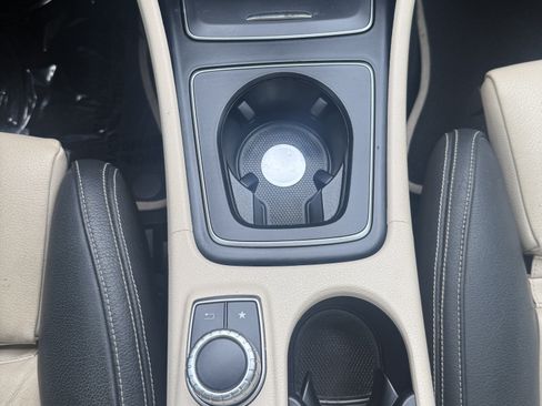 Used 2018 Mercedes-Benz GLA 250 image 17