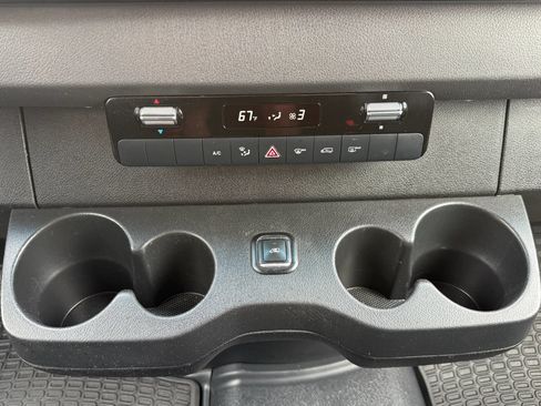 Used 2023 Mercedes-Benz Sprinter 2500 image 23