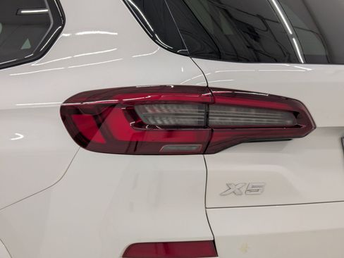 Used 2021 BMW X5 xDrive40i w/ M Sport Package image 13