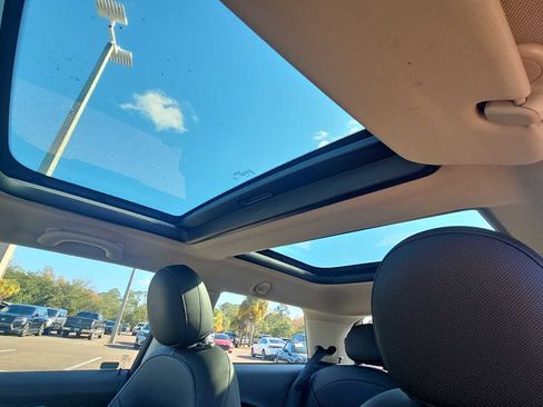 Used 2019 MINI Cooper 2-Door Hardtop image 16