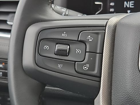 Used 2023 GMC Yukon Denali AWD/4WD image 22