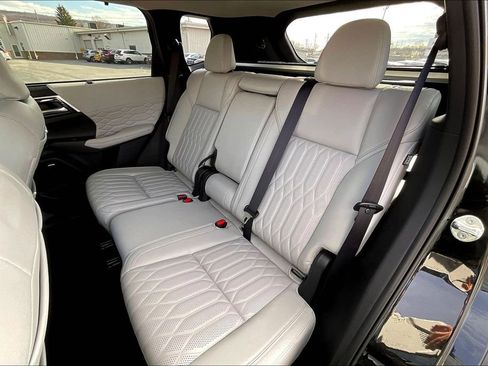 Used 2025 Mitsubishi Outlander SEL image 25