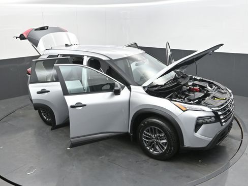 Certified 2025 Nissan Rogue S image 38