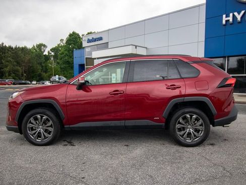 Used 2023 Toyota RAV4 XLE Premium AWD/4WD image 5