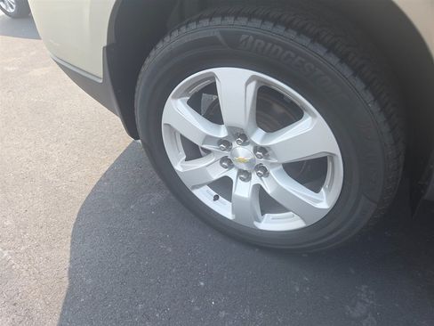 Used 2016 Chevrolet Traverse LT w/ Style and Technology Package FWD image 22