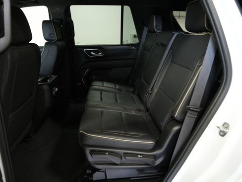 Certified 2024 GMC Yukon SLT AWD/4WD image 33