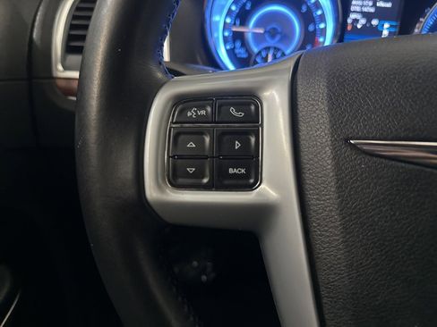 Used 2014 Chrysler 300 image 24