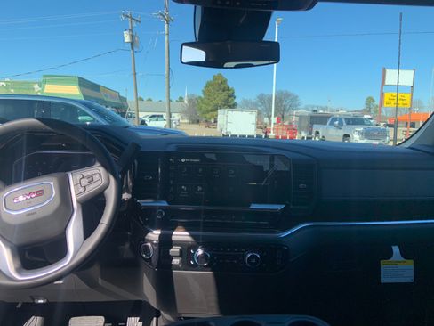 New 2026 GMC Sierra 2500 SLE w/ SLE Value Package; image 9