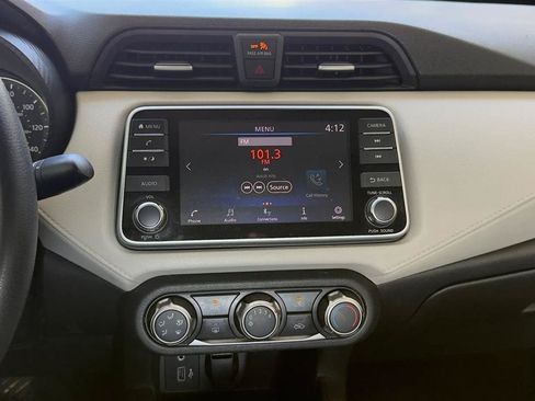 Used 2021 Nissan Versa SV FWD image 14