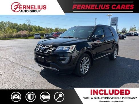 Used 2017 Ford Explorer Limited w/ Equipment Group 301A AWD/4WD image 3