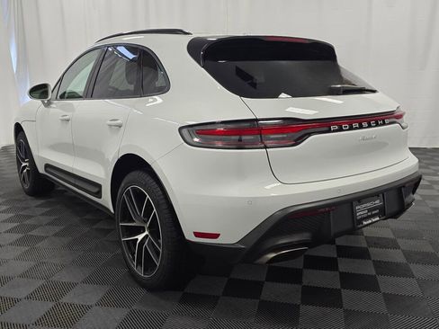 Certified 2025 Porsche Macan image 3