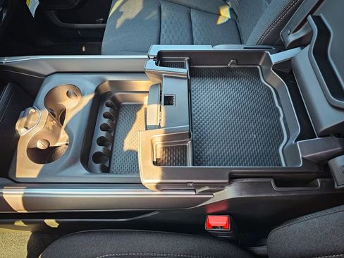 New 2026 RAM 1500 Express AWD/4WD image 27