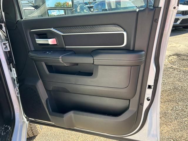 New 2026 RAM 3500 Big Horn AWD/4WD image 30