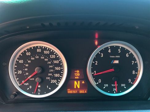 Used 2007 BMW M6 Convertible RWD image 12