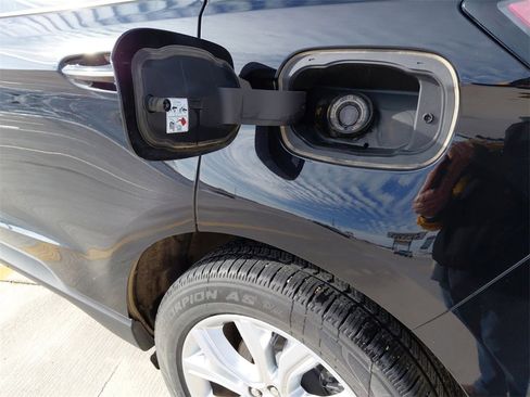 Used 2020 Ford Edge Titanium w/ Class II Trailer Tow Package image 25