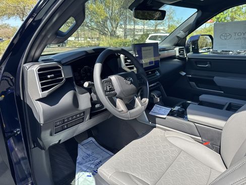New 2025 Toyota Tundra Limited image 15