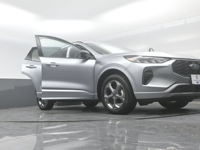 Certified 2024 Ford Escape ST-Line AWD/4WD image 29