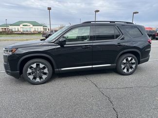 New 2026 Honda Pilot Touring video 2