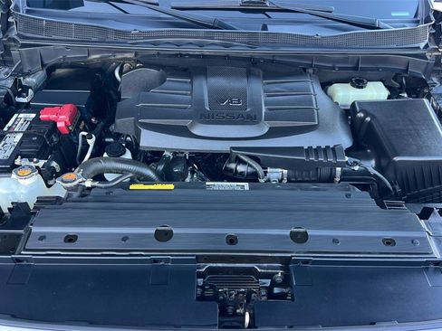 Used 2022 Nissan Titan SV image 32