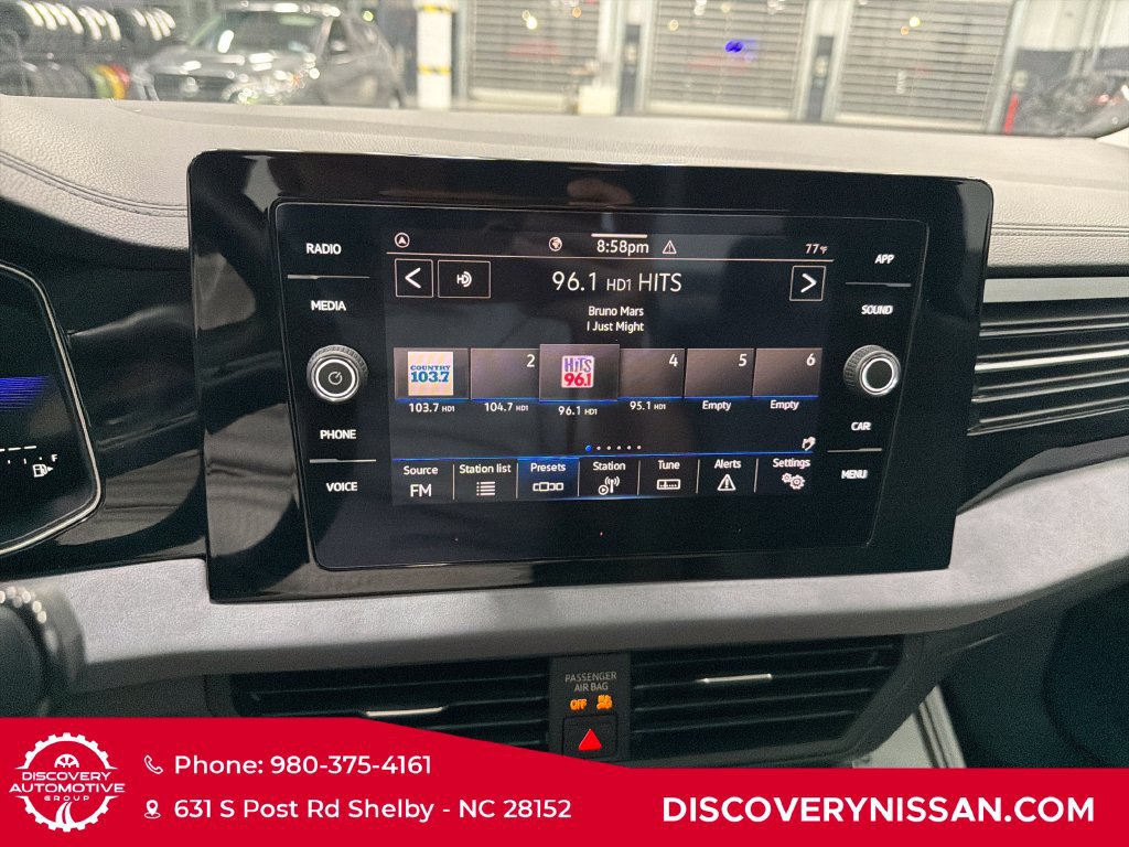 Used 2025 Volkswagen Jetta SE FWD image 18