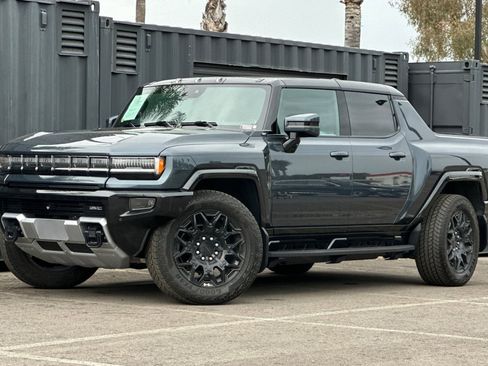 Used 2025 GMC Hummer EV 3X w/ LPO, Dark Essentials Package image 1