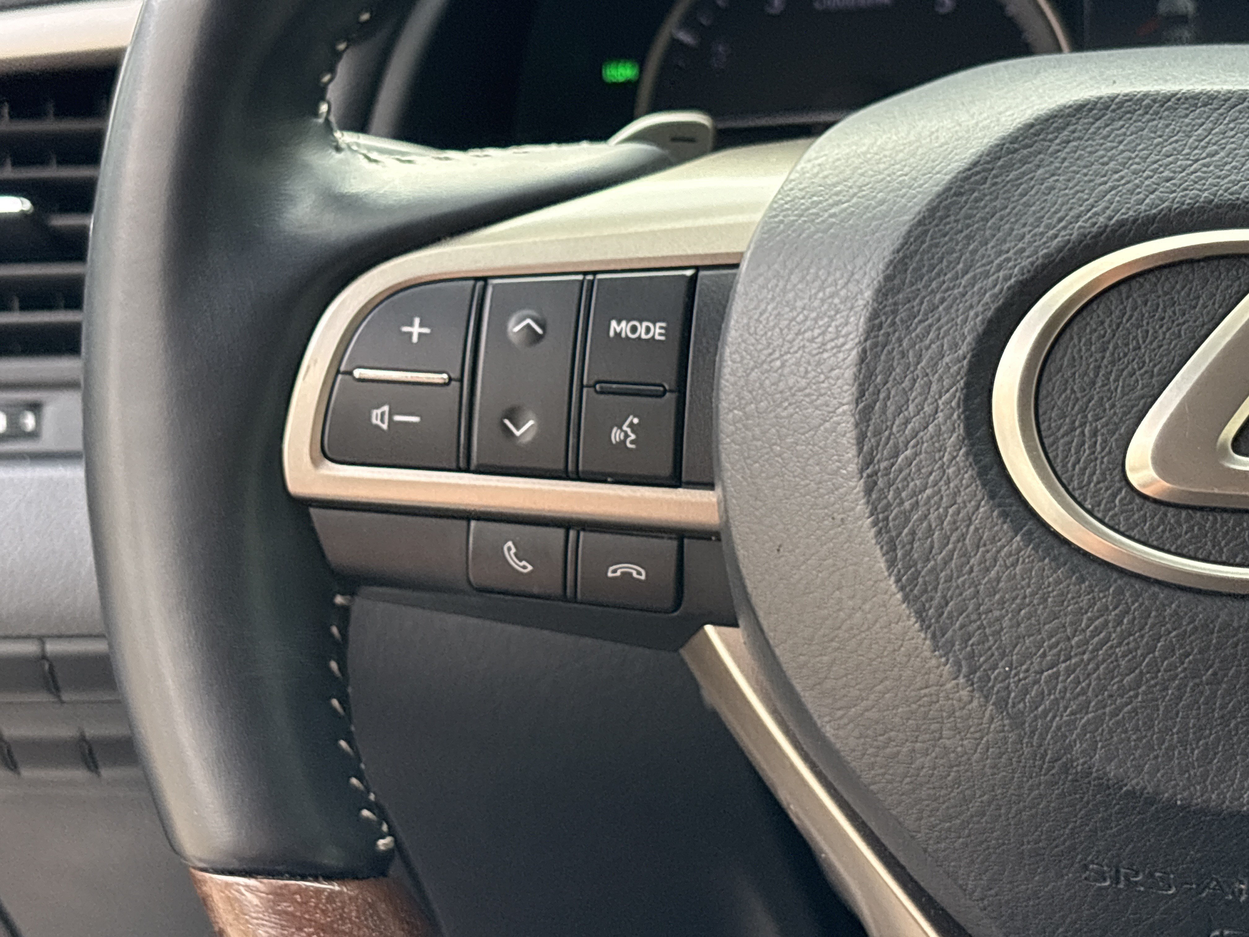 Used 2021 Lexus RX 350L Premium w/ Premium Package AWD/4WD image 19
