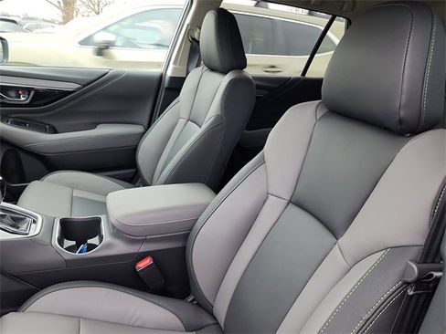 Used 2025 Subaru Outback Onyx Edition image 14