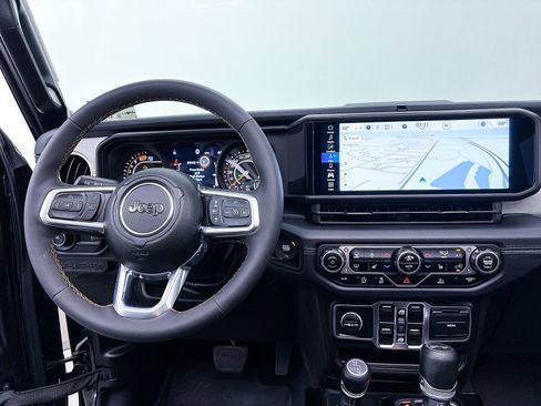 Used 2024 Jeep Wrangler Sahara w/ Technology Group image 5