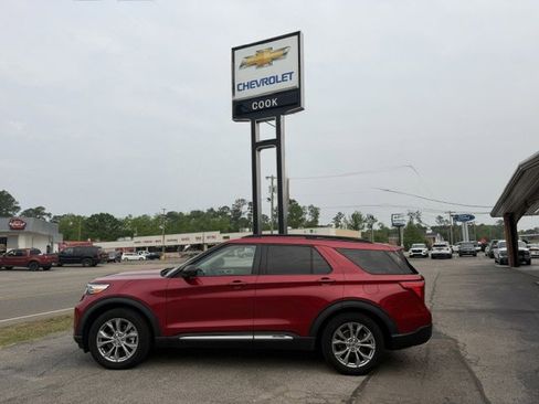 Used 2021 Ford Explorer XLT w/ Equipment Group 202A RWD image 1