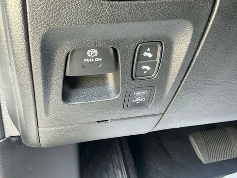 Used 2025 RAM 1500 Limited AWD/4WD image 24