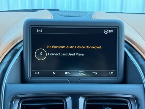 Used 2022 Aston Martin DB11 Coupe image 34