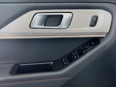 Used 2026 Ford Explorer Active image 23