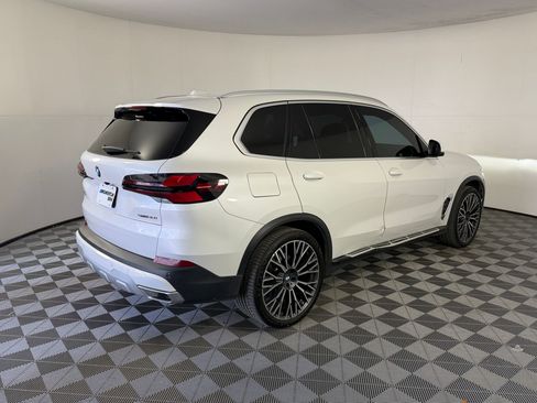 Certified 2025 BMW X5 sDrive40i w/ Executive Package RWD image 9