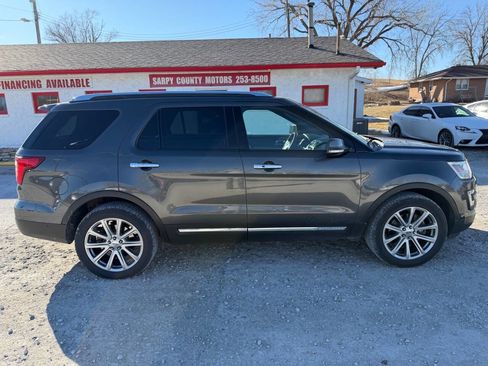 Used 2017 Ford Explorer Limited w/ Equipment Group 303A image 2