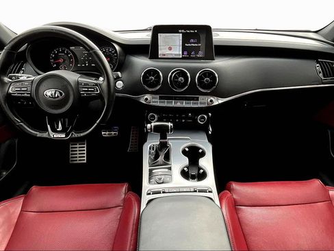 Used 2018 Kia Stinger GT1 image 14