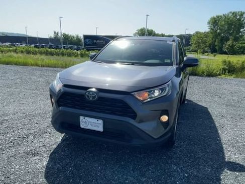 Used 2021 Toyota RAV4 XLE w/ Convenience Package AWD/4WD image 3