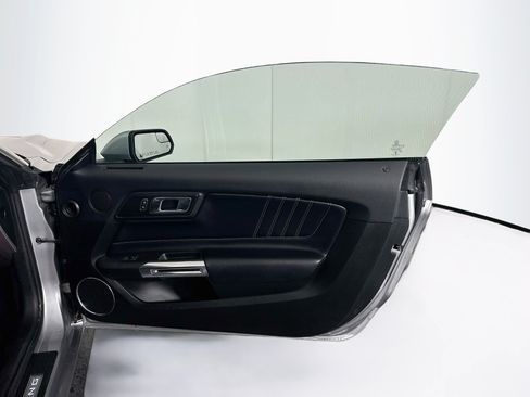 Used 2020 Ford Mustang Premium RWD image 28