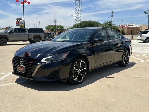 Used 2023 Nissan Altima 2.5 SR image 8